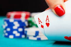 Antarmuka slot permainan Aviator dan Sweet Bonanza di togel casino